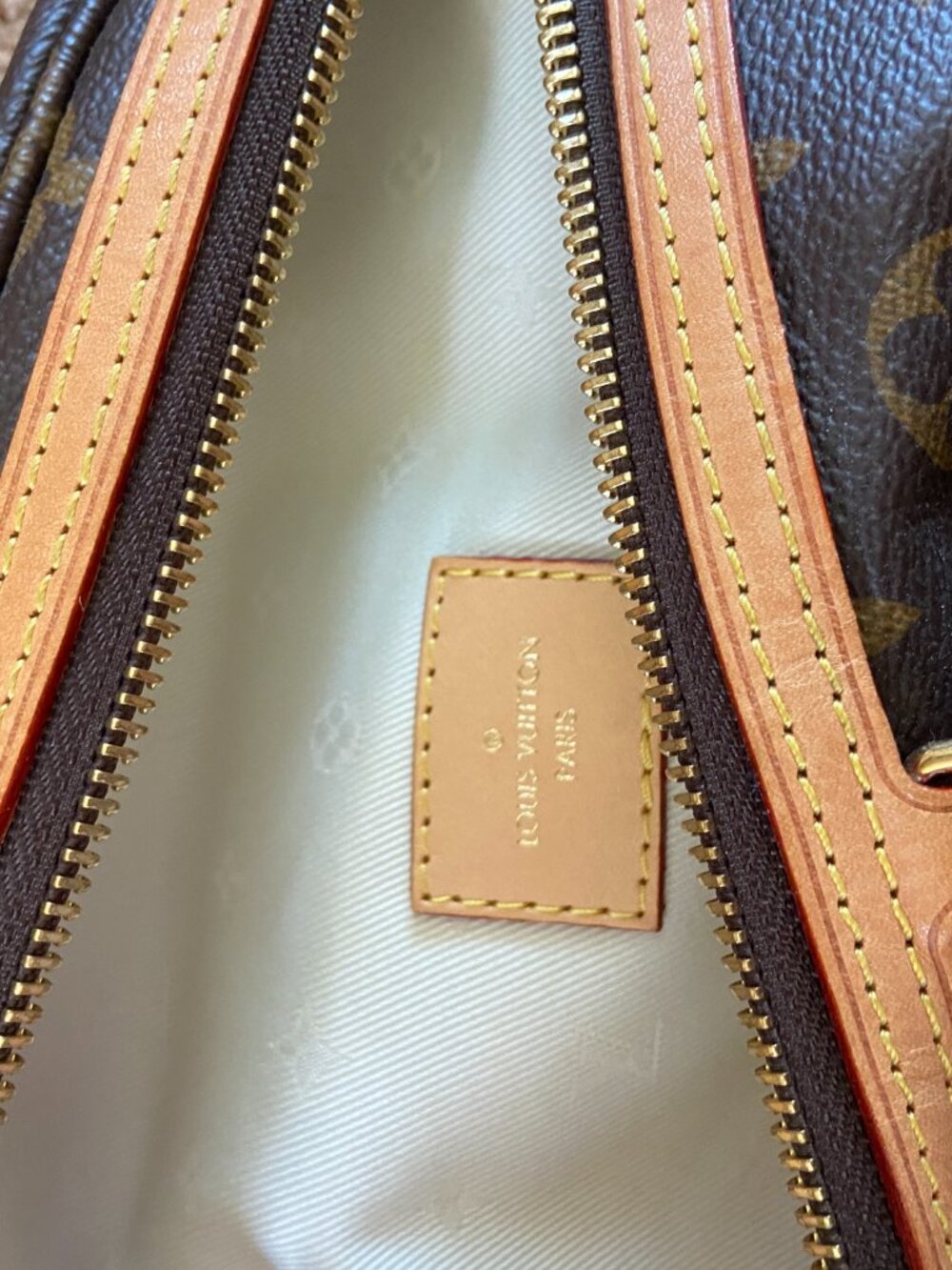 Louis Vuitton Canvas High Rise Monogram Bumbag - Picture 8 of 9